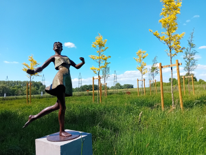Peter Pel - Zin in zon (In garden, 2de foto)(Bronze)